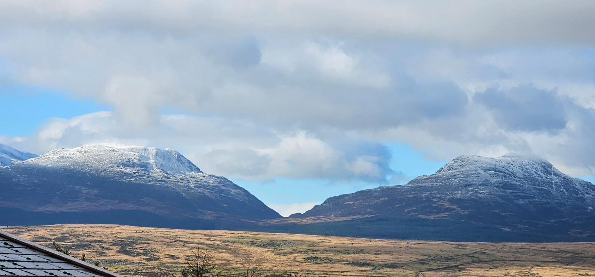 Snowdonia National Park Log With Garden Trawsfynydd